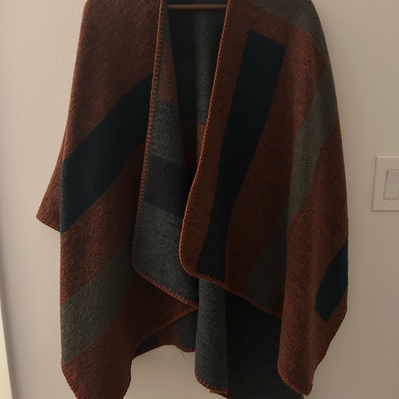 BB Dakota Brown and Gray Colorblock Poncho - Picture 13 of 13